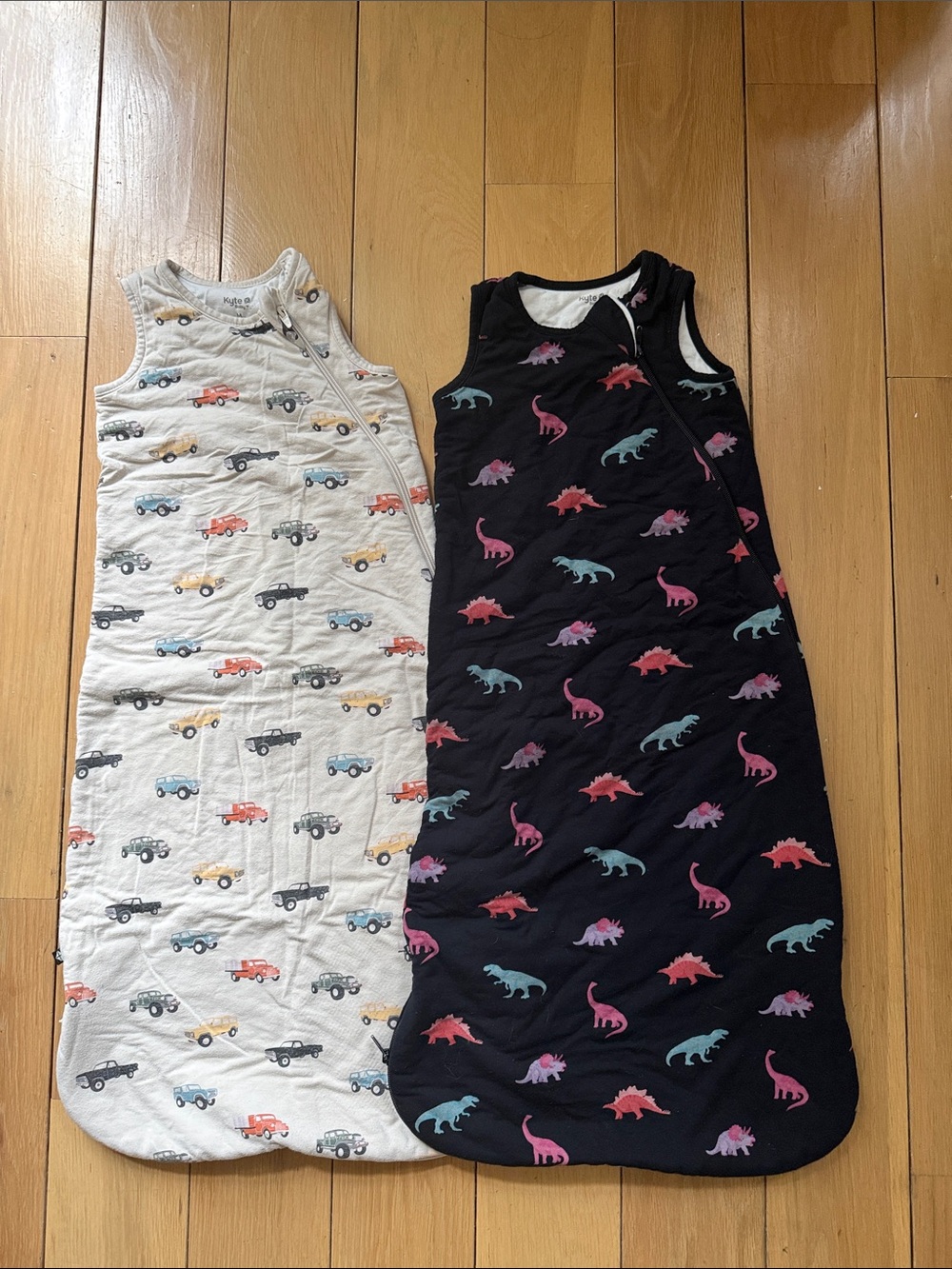 Kyte BABY Black Sleeveless Sleep Sack w/ Pink & Blue Dinosaurs & multicolor cars
